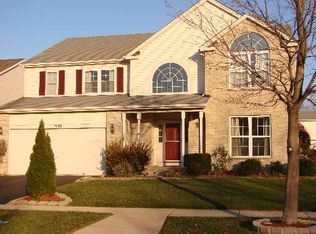 1809 Lake Shore Dr, Romeoville, IL 60446