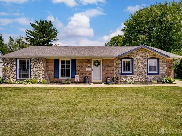 1207 W Lake Ave, New Carlisle, OH 45344