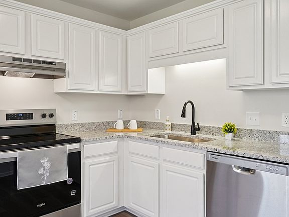 5th image of 817 Mulberry Dr