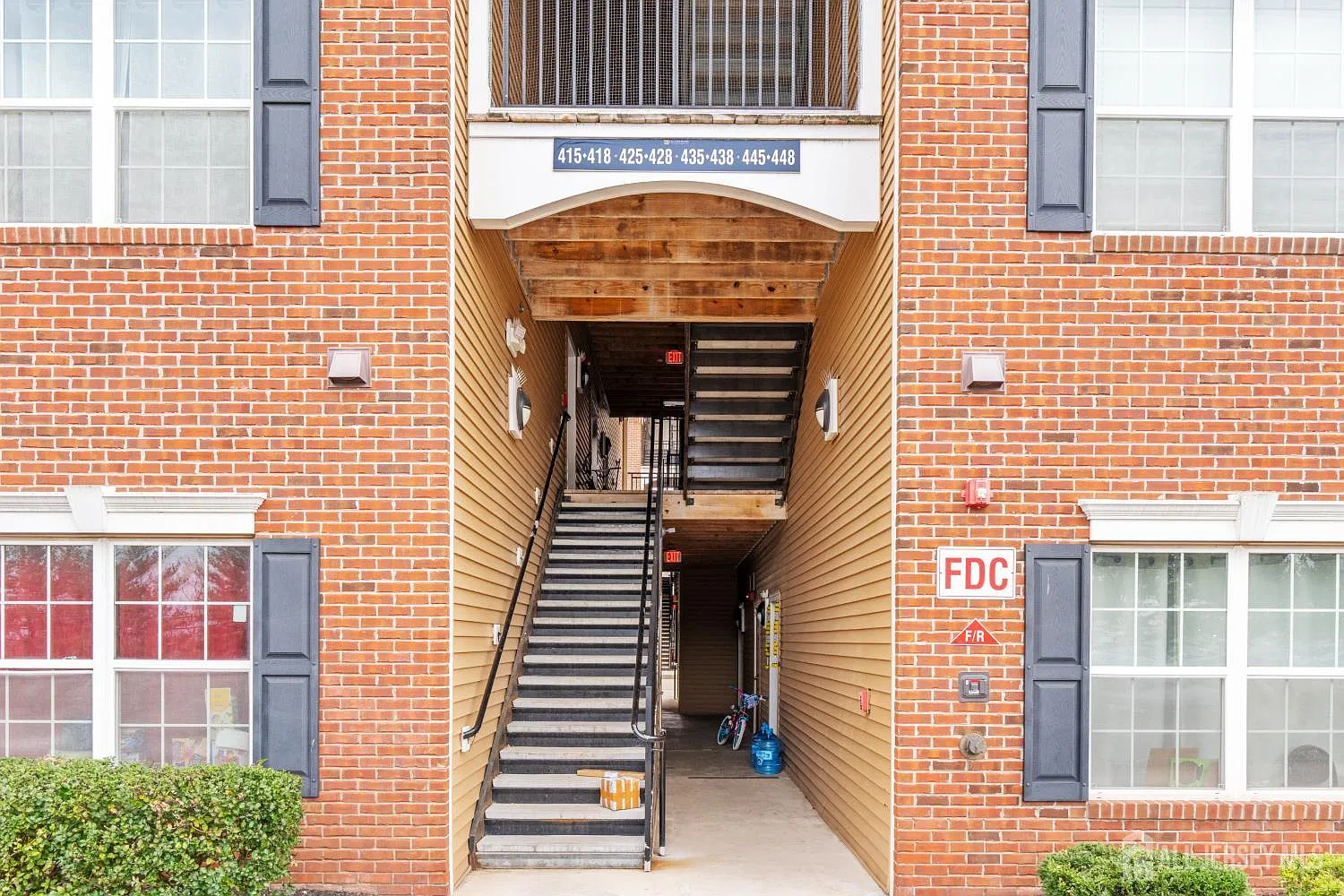 2 bed, 2.0 bath, $2,700 — Photo 3