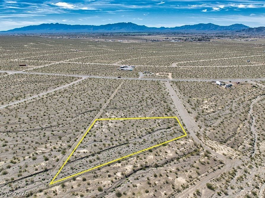 1st image of 4591 Saguaro Ln