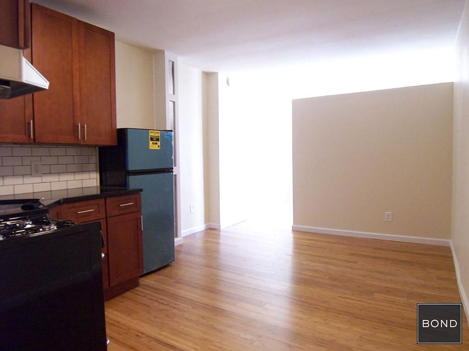 2nd image of 461 W 49th St APT 3B