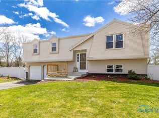 26711 Sheringham Rd, Perrysburg, OH 43551