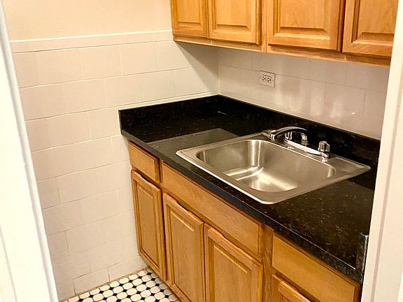 4th image of 200 W 18th St APT 7H