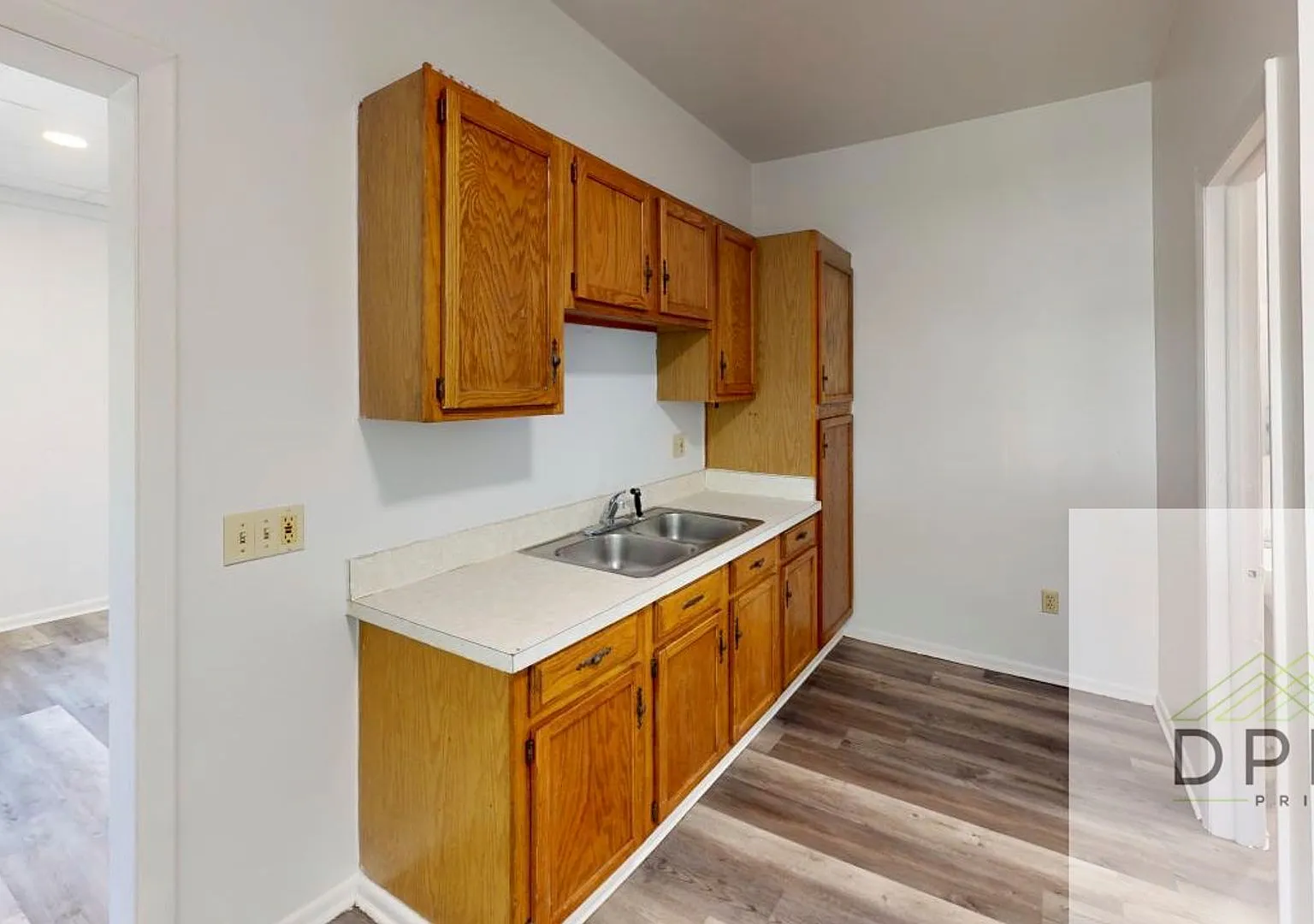 Welcome to 128 1/2 S Hosmer Lansing, MI 48912!! — Photo 1