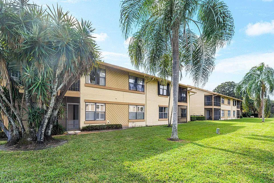 2 bed, 2.0 bath, 1180 sqft, $4,500 — Photo 3