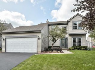 5 Carl Ct, Lake In The Hills, IL 60156