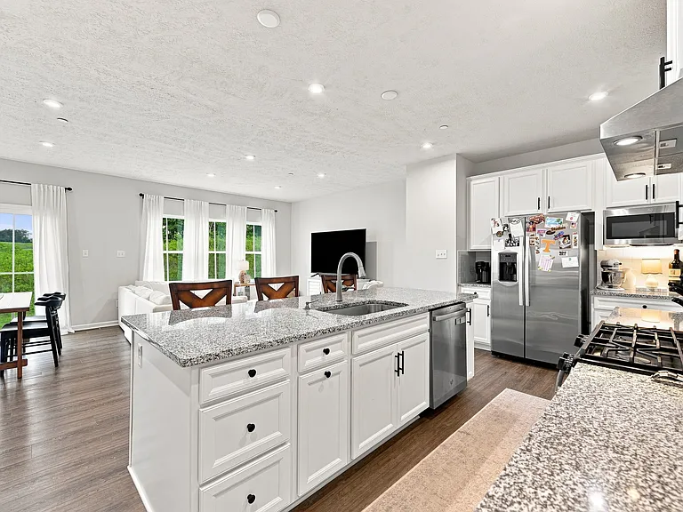 9004 Wellington Ct — Photo 6