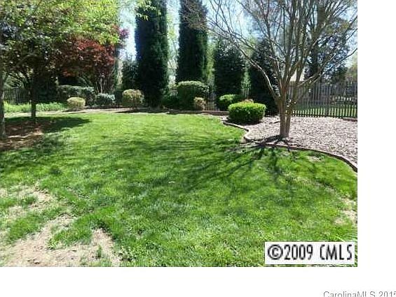 2nd image of 10114 Glencrest Dr