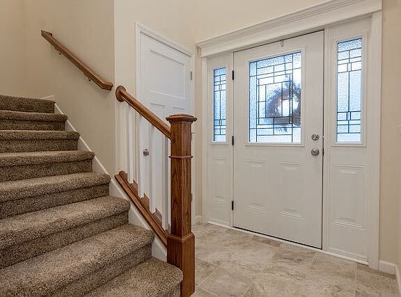 3rd image of 714 Woodland Knolls Rd
