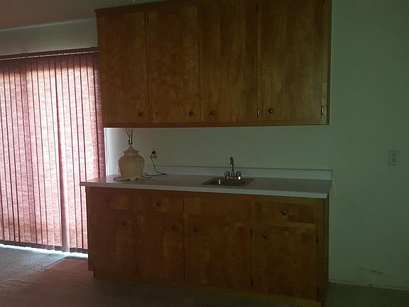 4th image of 18612 New Hampshire St