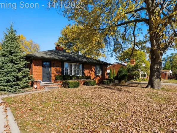 20221 E Eleven Mile Rd, Saint Clair Shores, MI 48081