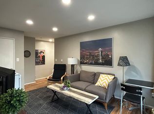 5200 17th Ave NW #5202, Seattle, WA 98107