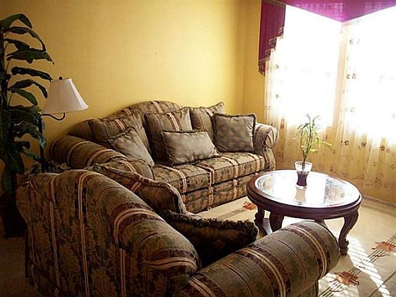 5th image of 2116 Edgewood Dr