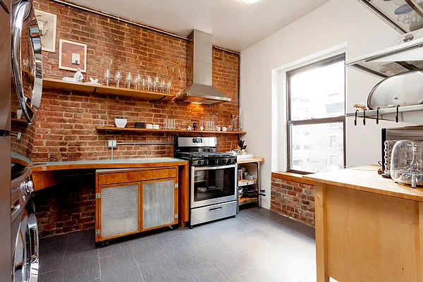 Rented by REAL New York | media 6