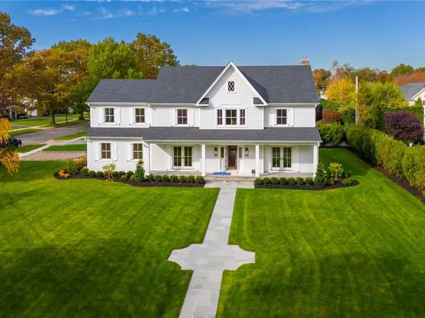 5 Warton Place, Garden City, NY 11530