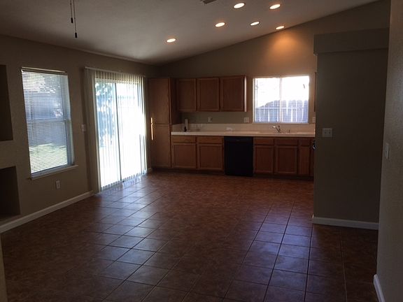 4th image of 756 William Moss Blvd