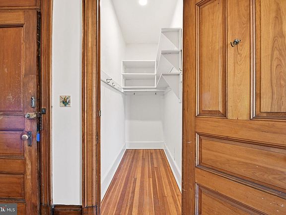 5th image of 2220 20th St NW APT 33