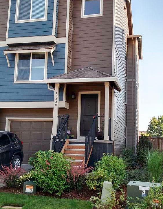 Immaculate Like New End-Unit Townhouse
