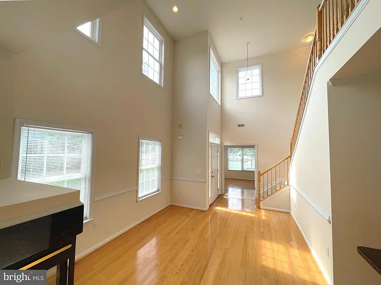 14276 Foxhall Rd — Photo 3
