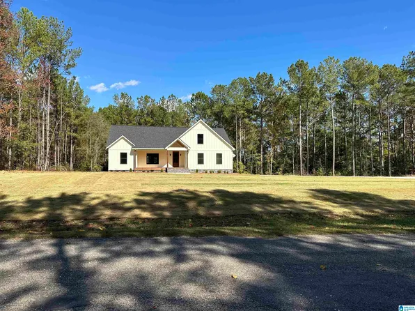 1135 County Road 18, Roanoke, AL 36274