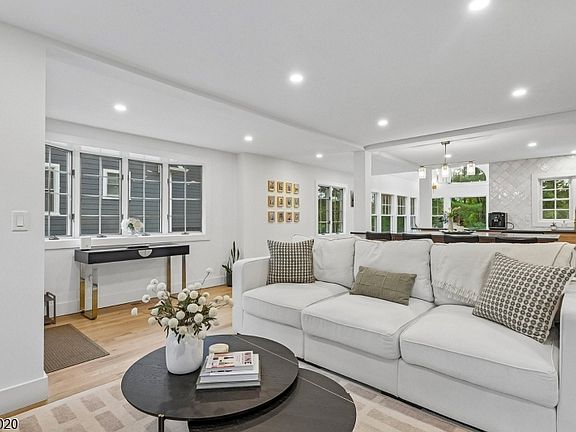 3rd image of 60 Meyersville Rd