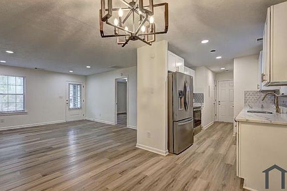 5th image of 2024 Collier Cir W