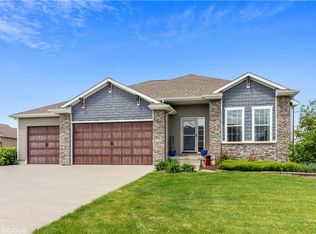 3710 158th St, Urbandale, IA 50323