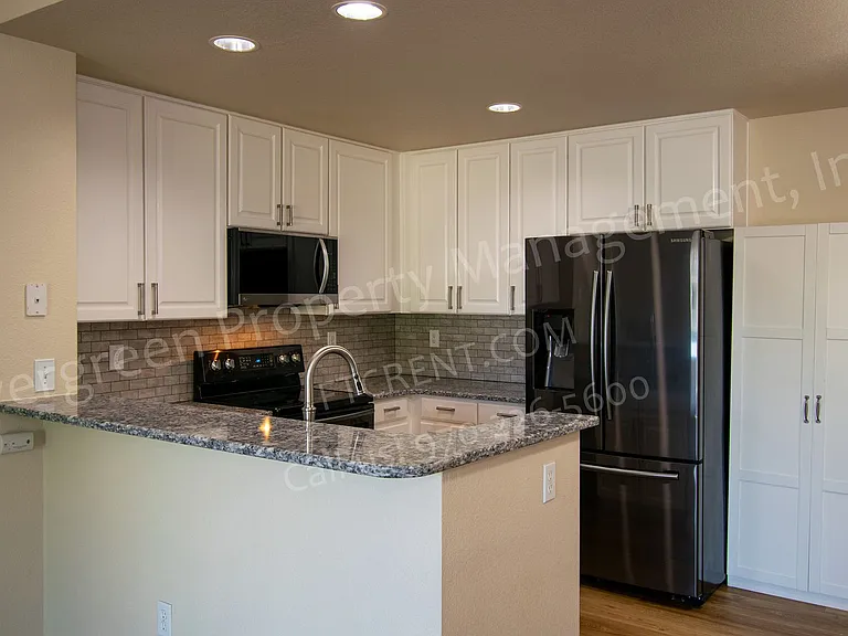 5225 White Willow Dr #M200 — Photo 6