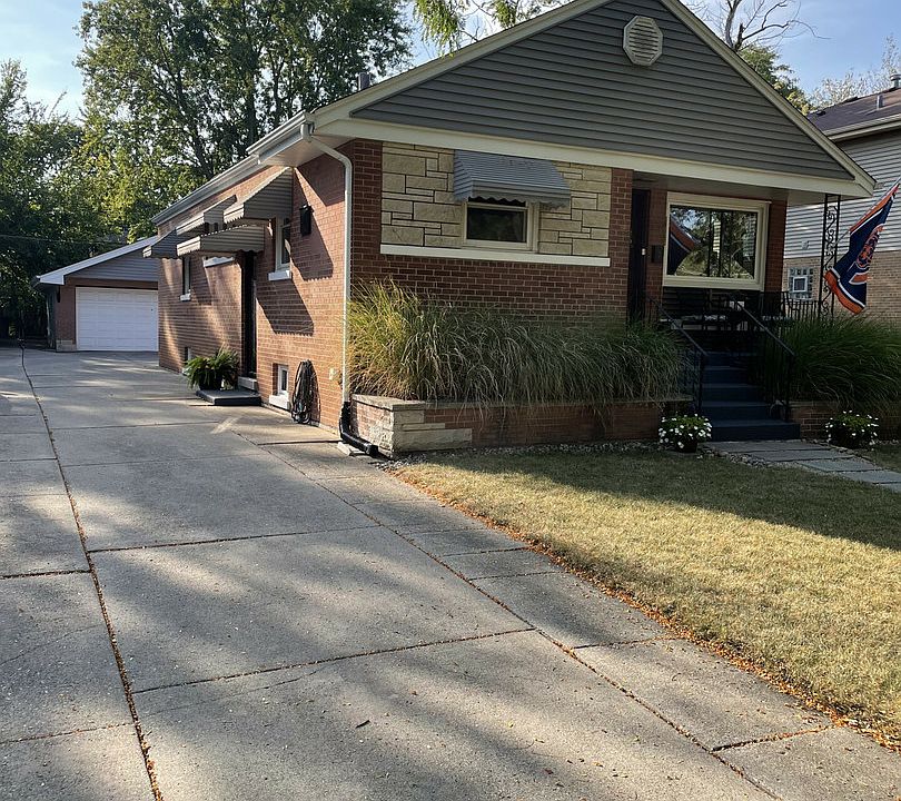 2nd image of 18512 Martin Ave