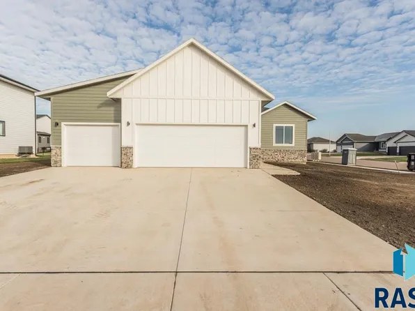 3801 S Catcher Ct, Sioux Falls, SD 57110