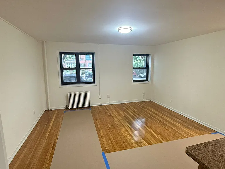 20-72 27th St #1B — Photo 1