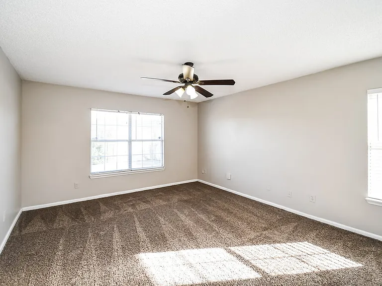 413 Cottage Cove Ct — Photo 8