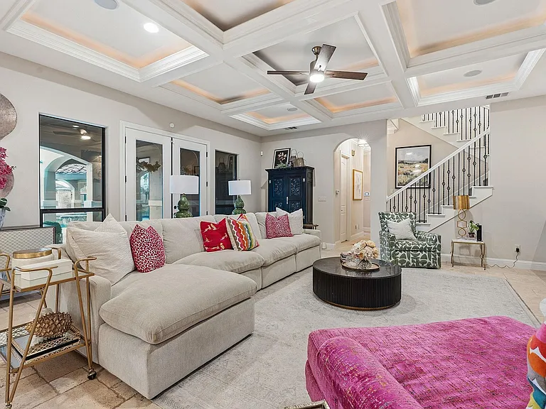 1028 Villa Hill Dr — Photo 4