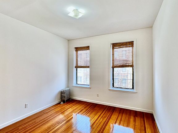 4th image of 422 61st St APT I
