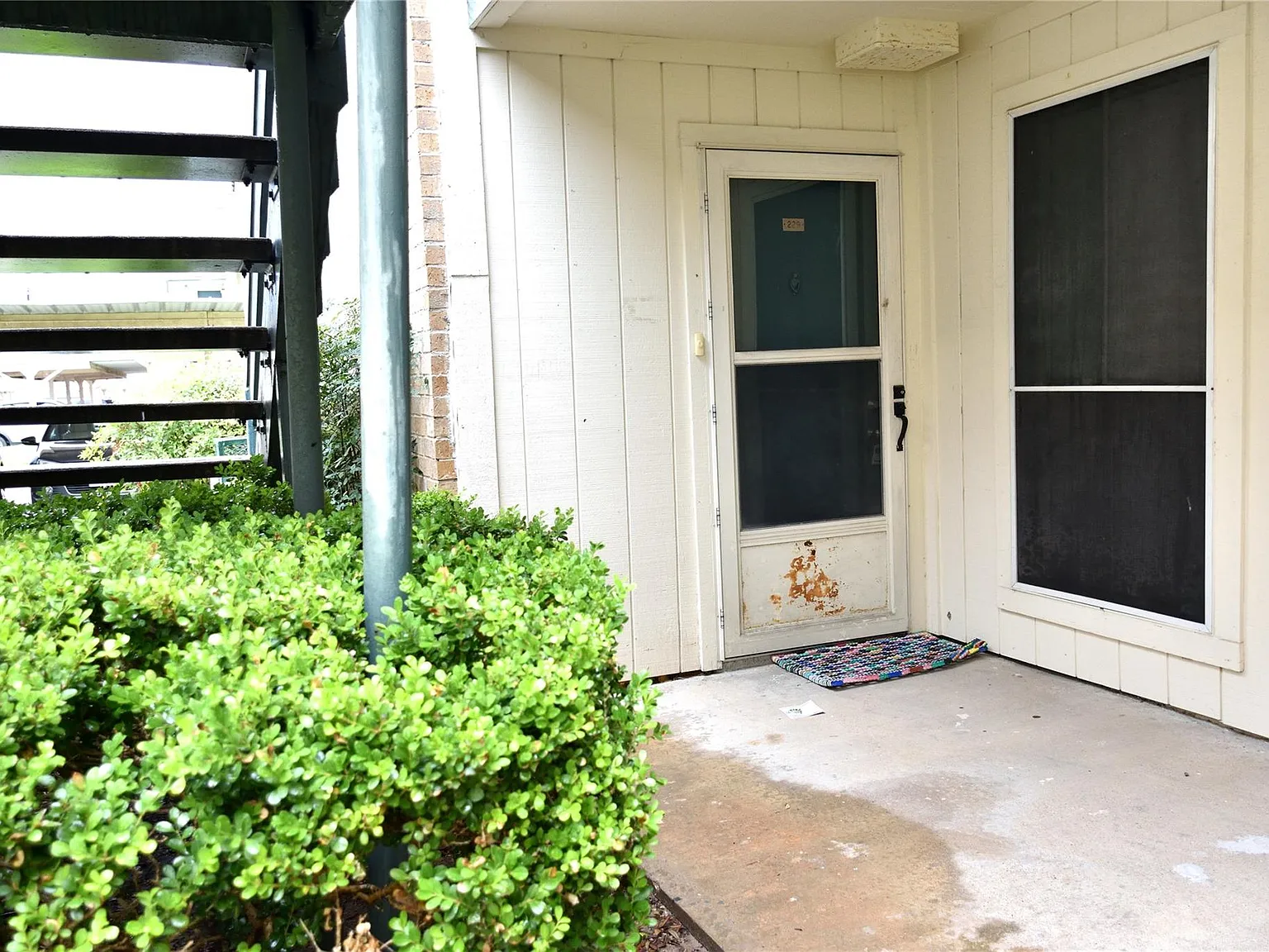 2 bed, 2.0 bath, 1001 sqft, $1,300 — Photo 3