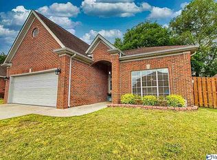 492 Sussex Dr SW, Huntsville, AL 35824