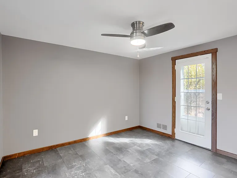 4286 Sample Ct — Photo 12