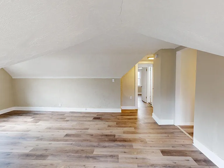 294 Madison Ave — Photo 6