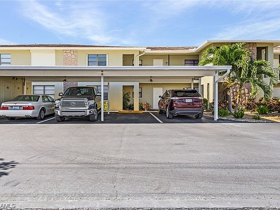 3rd image of 4622 SW Santa Barbara Pl APT 110