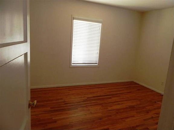 FRONT BEDROOM