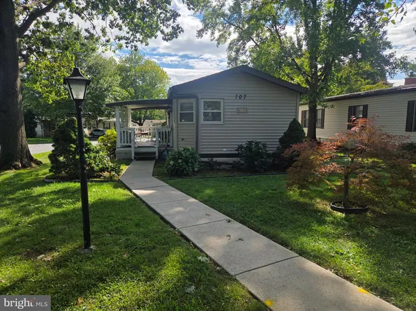707 Fallon Dr, Lancaster, PA 17601