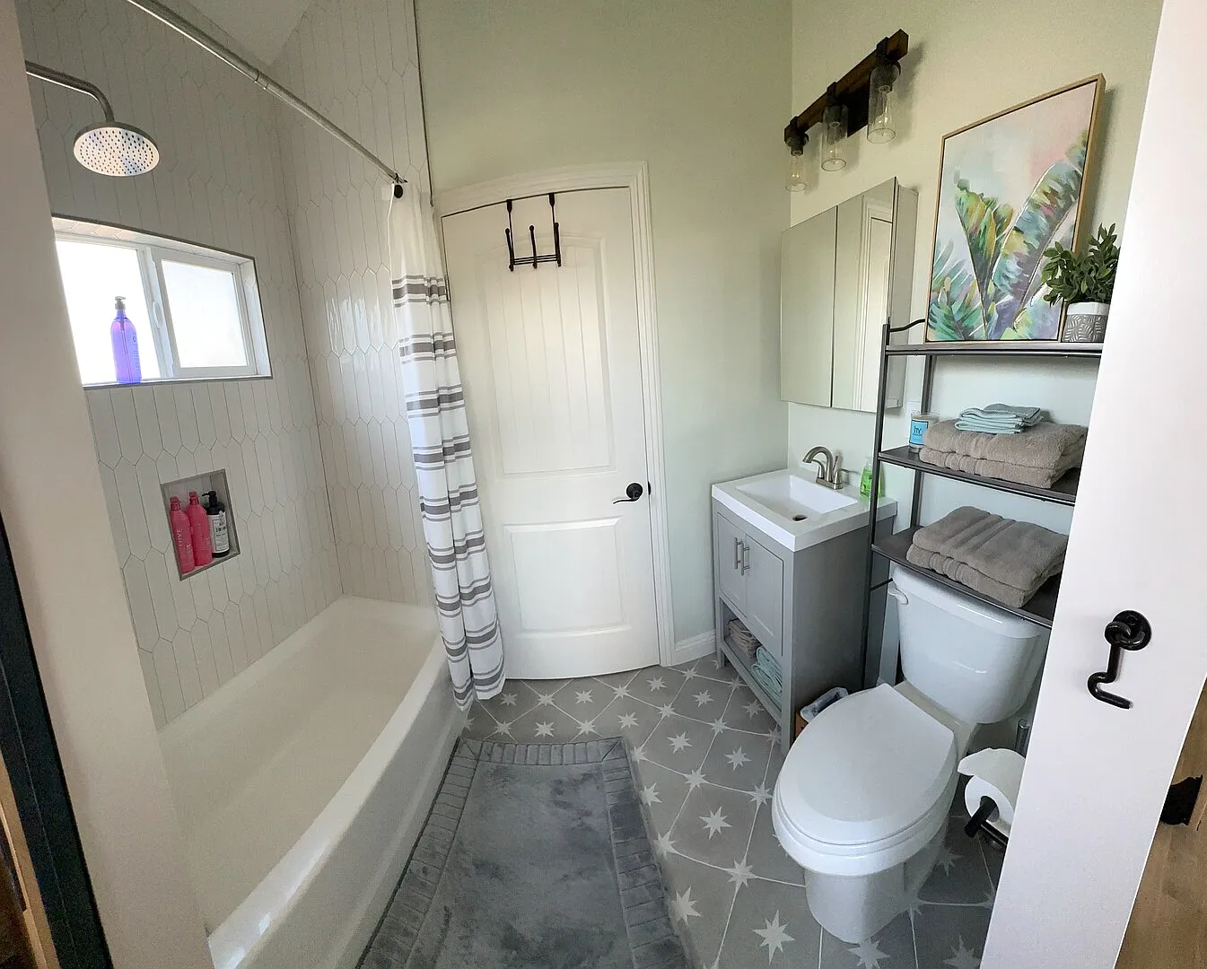 Cozy Tiny Farmhouse — Photo 3