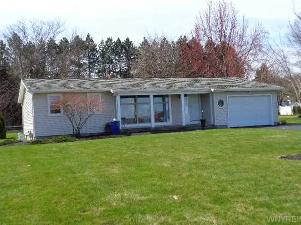 7660 Highland Dr, Gasport, NY 14067