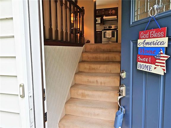 3rd image of 1265 Armstrong Dr
