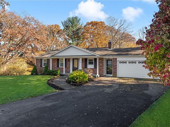 2nd image of 25 Sun Valley Dr