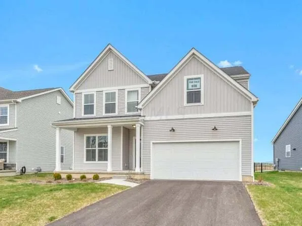 412 Colonial Club Rd, Commercial Point, OH 43116