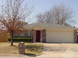 548 Blue Haze Dr, Fort Worth, TX 76108