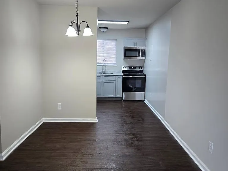401 Hilltop Dr — Photo 10