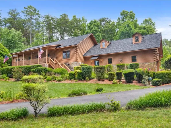 214 Harbor Ridge Dr, Connelly Springs, NC 28612